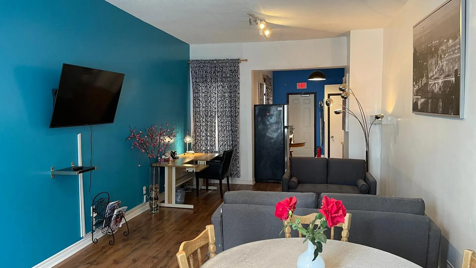 Barefoot Inn Ottawa