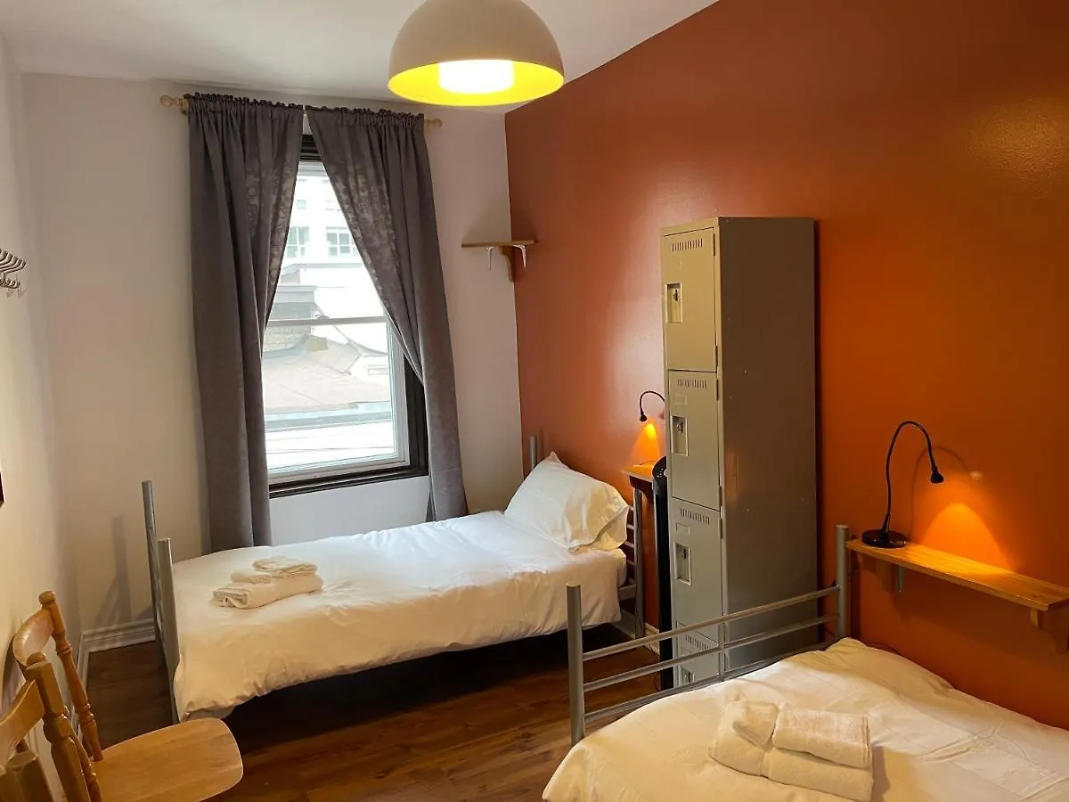 Barefoot Inn 0*, Ottawa
